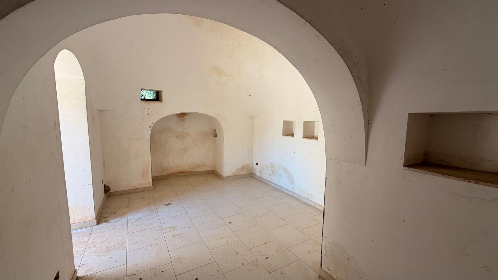 Piccola Villetta In Zona Abitata, 2 Vani e Acc, Trullo, Deposito.